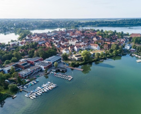 Luftaufnahme der Ruderakademie Ratzeburg im Juli 2024. Foto: Schwier