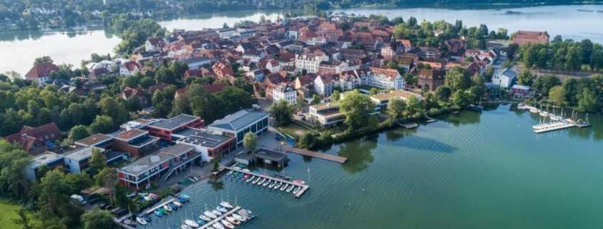 Luftaufnahme der Ruderakademie Ratzeburg im Juli 2024. Foto: Schwier